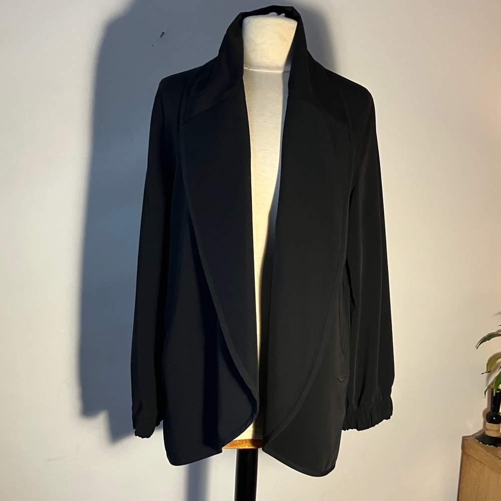 St John’s black shawl collar unlined jacket size 8